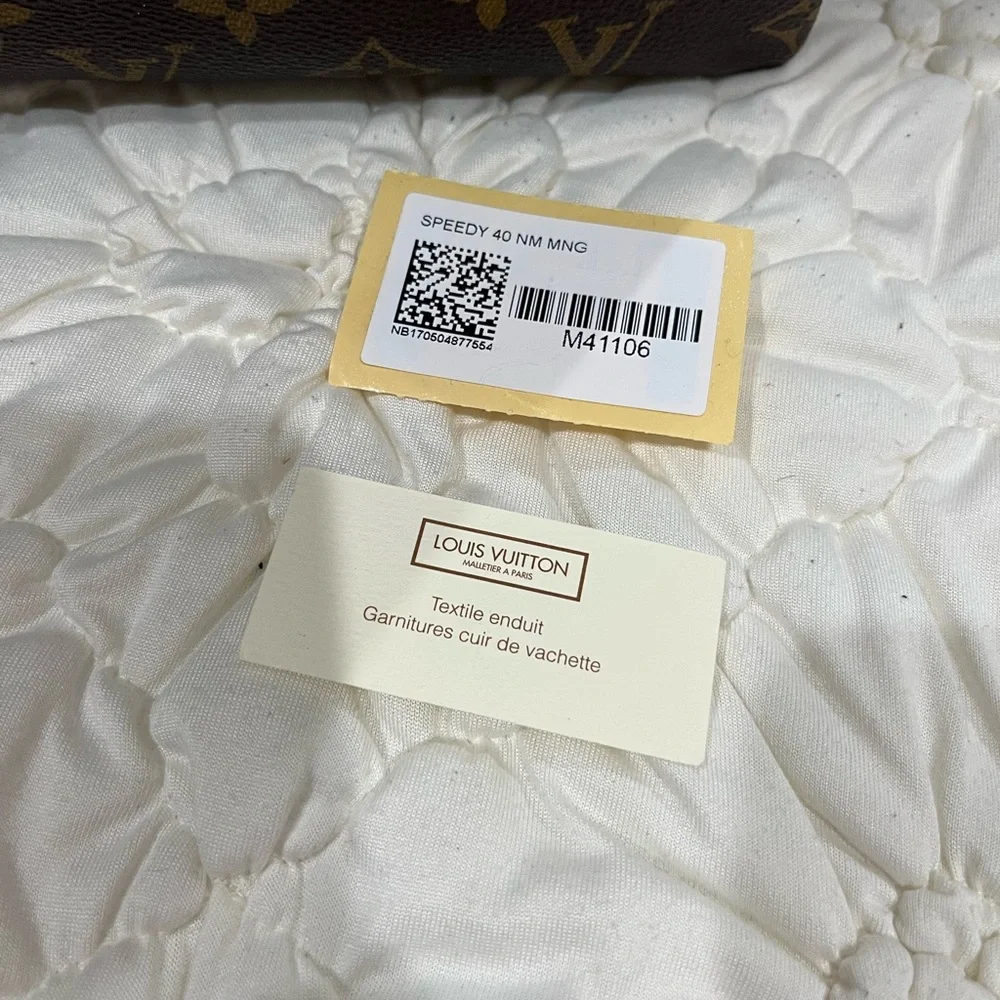 Louis Vuitton Monogram Speedy 40 Handbag in Brown - Picture 16 of 17